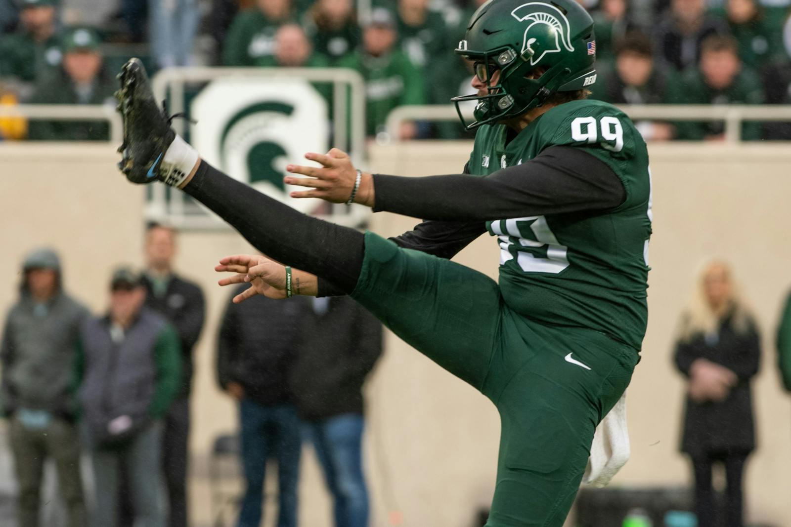 Punter Bryce Baringer, DB Ameer Speed drafted by New England in sixth