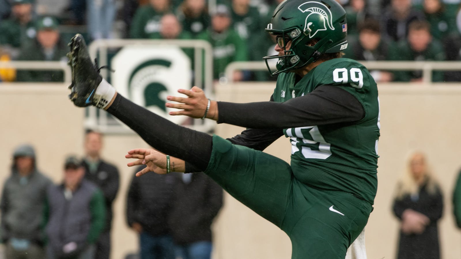 Punter Bryce Baringer, DB Ameer Speed drafted by New England in sixth