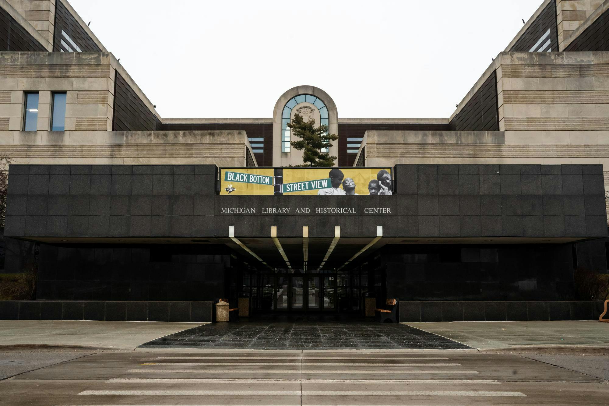 020325-mk-holocaustexhibit-02