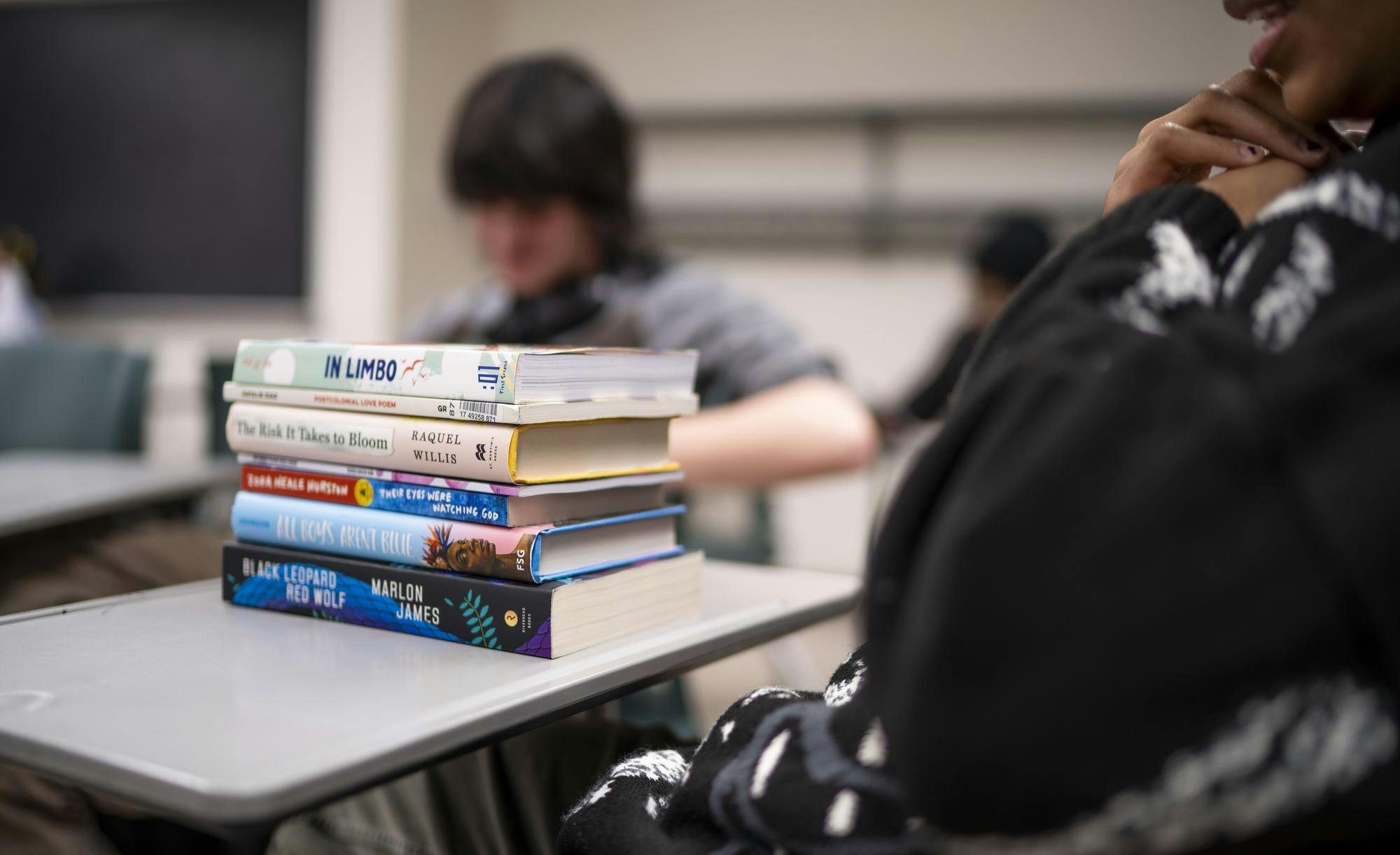 bannedbooks042125-des-00