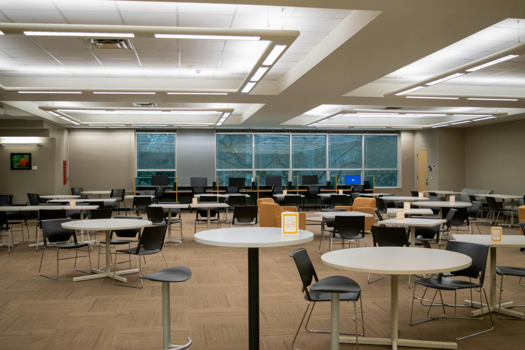 <p>The empty west entrance lobby located inside MSU Libraries at 366 W. Circle Drive. Shot on Jan.18, 2022</p>