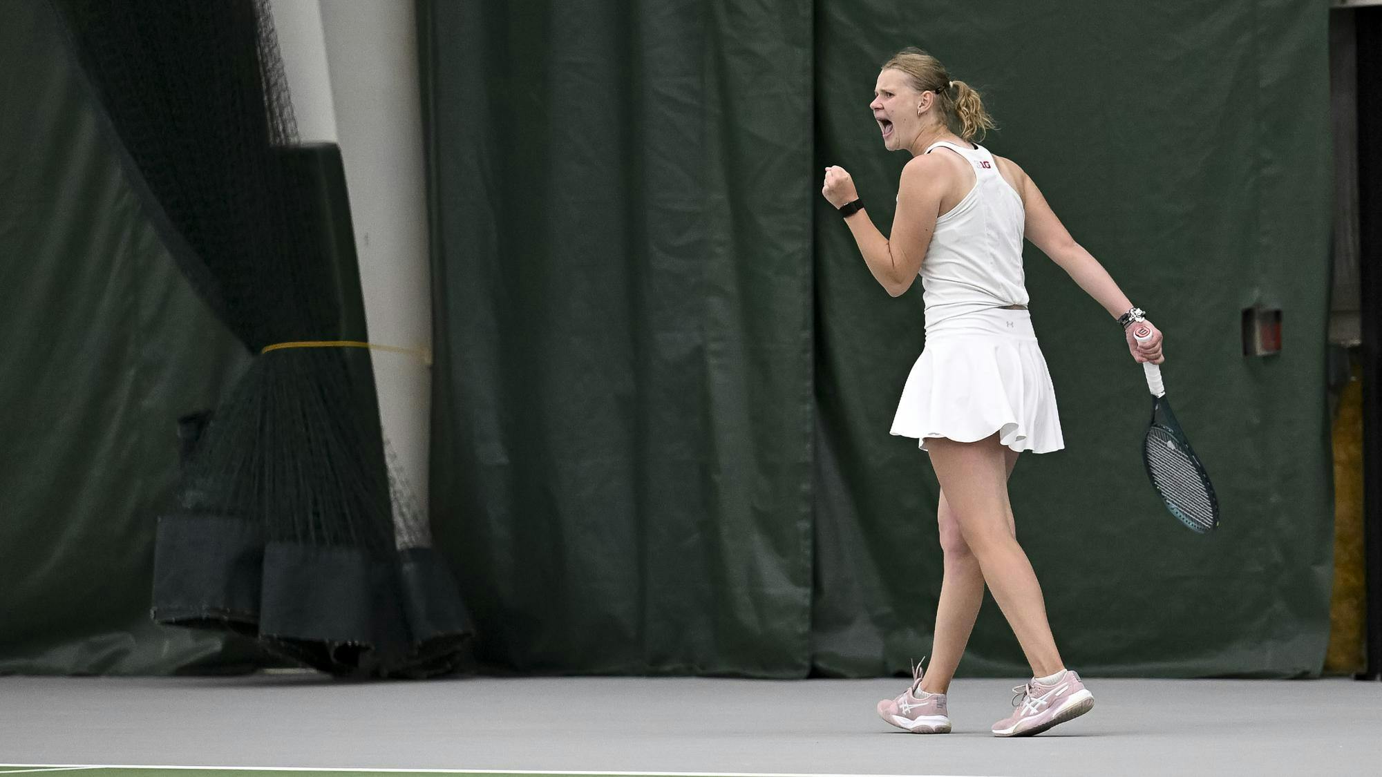 Maryland women's tennis dominates Michigan State at home