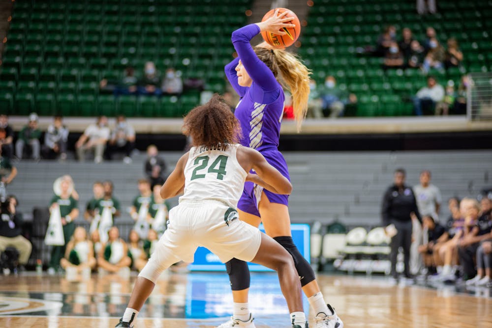 <p>Senior Nia Clouden (24) defends against the Niagara Purple Eagles during Michigan State&#x27;s victory on Nov. 14, 2021.</p>