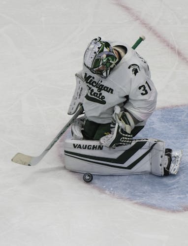 Preview Msu Hockey Falls Out Of Rankings Looks Ahead To Michigan