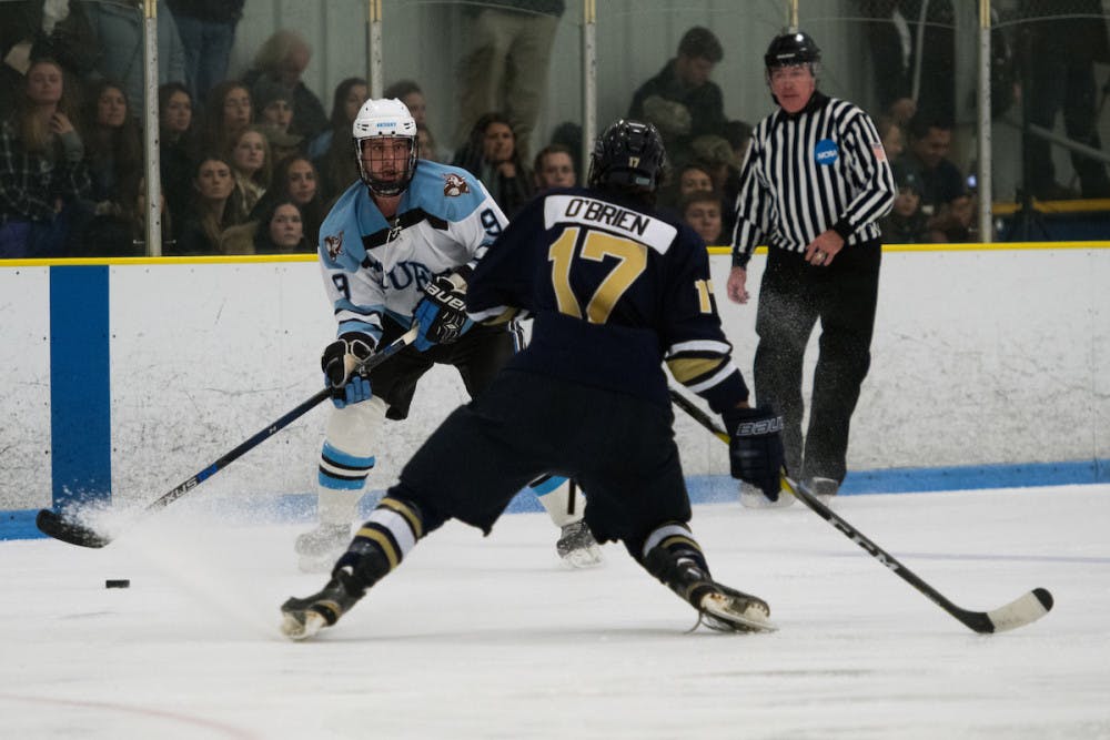 2016-11-18-Ice-Hockey-vs-Trinity-173780