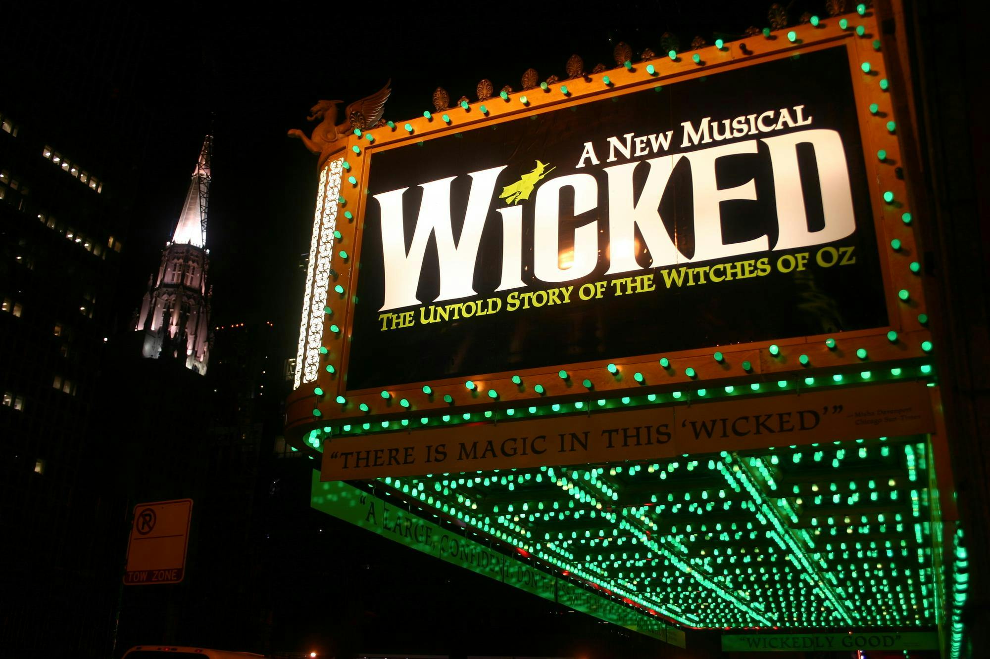 Wicked,_oriental_theater_in_chicago.jpg
