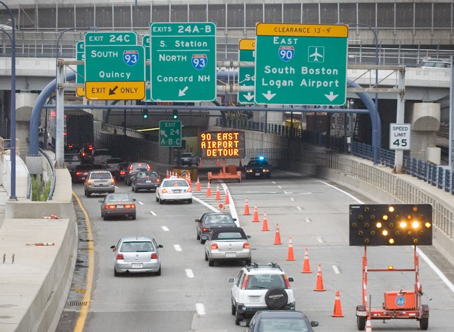 Boston_traffic_re-routed_Ted_Williams_tunnel_2006