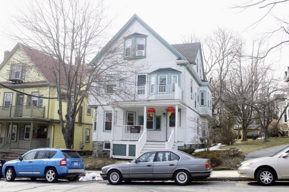 confucius_photo_3-1024x683-1