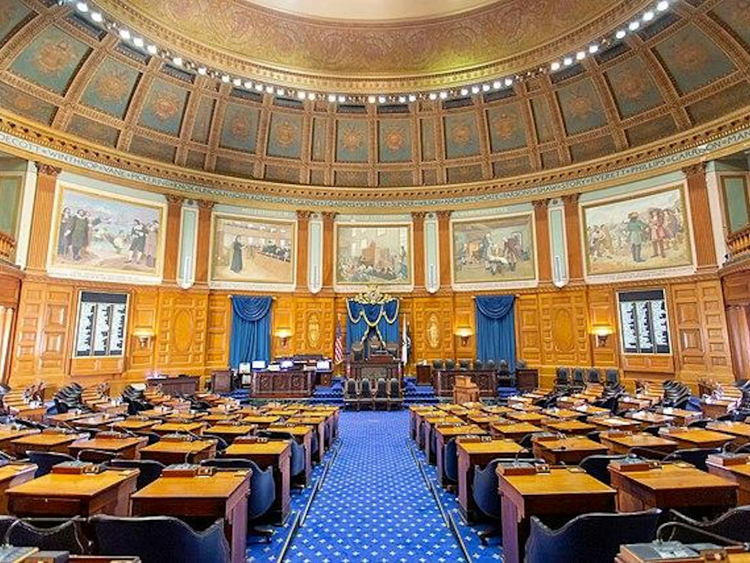 640px-Massachusetts_House_of_Representatives_01.jpg