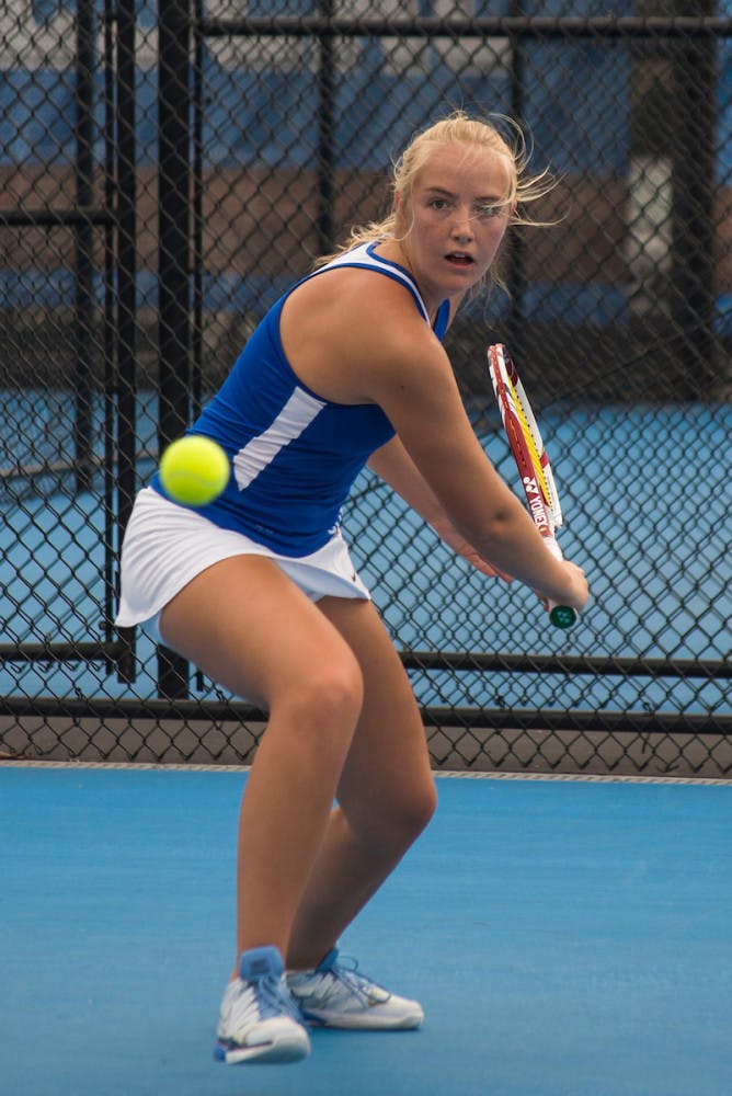 2016-04-01-Womens-Tennis-008