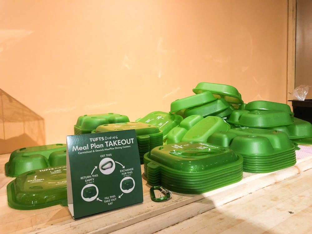 Tufts Dining reintroduces reusable takeout container program, pauses