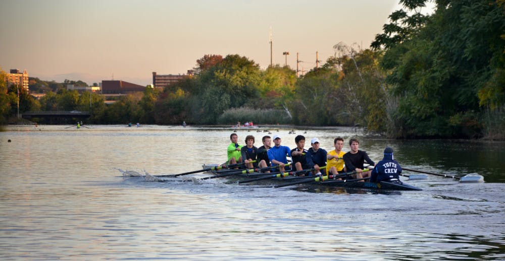 2014-10-09-Tufts_Mens_Varsity_Crew_Practice-6-1