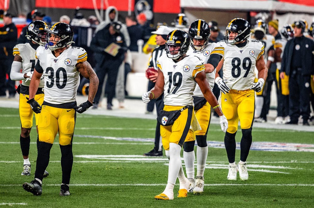 1599px-Steelers_vs_Browns_1