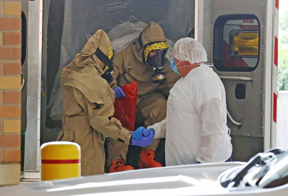 US_NEWS_MED-EBOLA-DALLAS_8_DA
