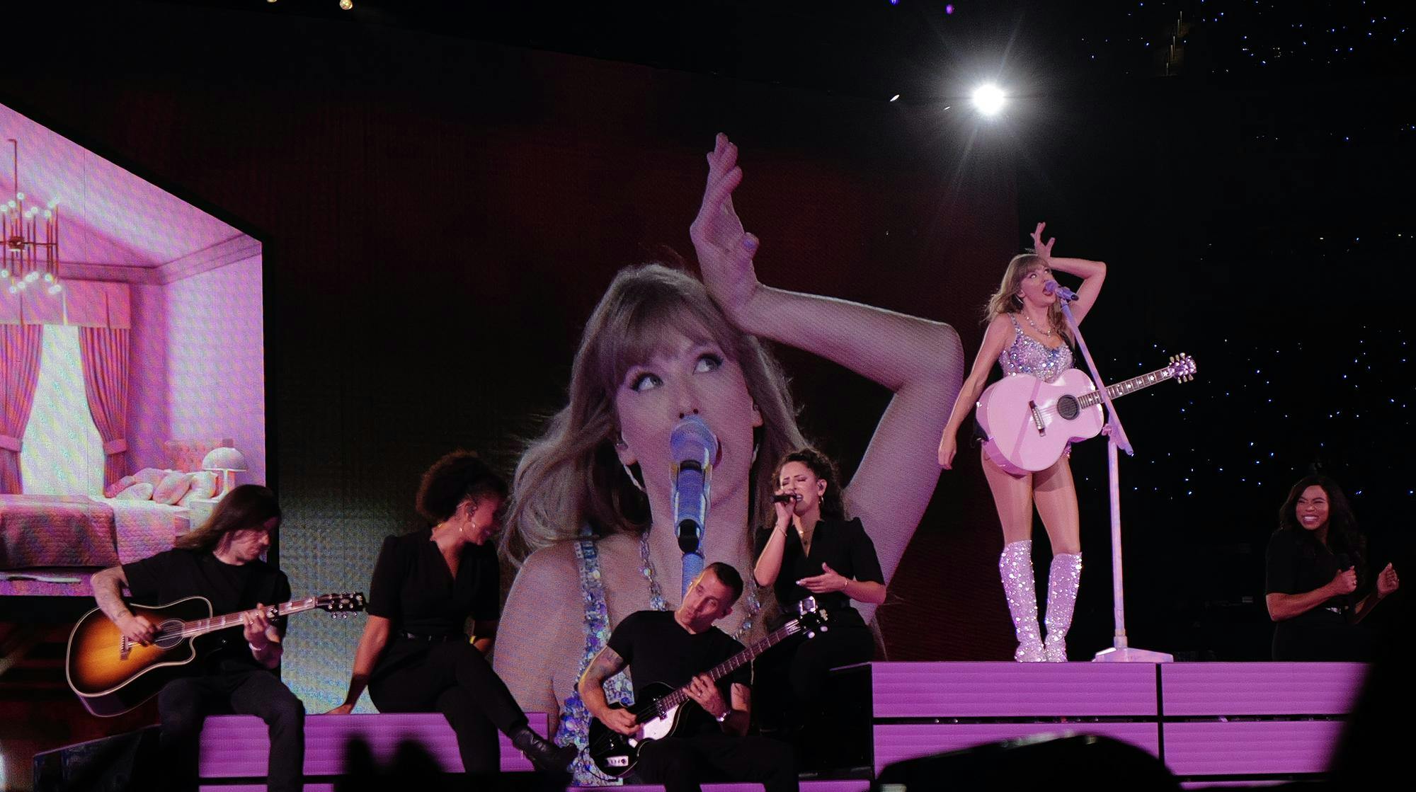 Taylor_Swift_The_Eras_Tour_Lover_Set_(53108816372).jpg