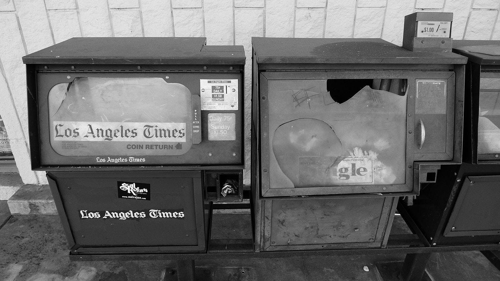 AbandonedLosAngelesTimesVendingMachine2011.jpg