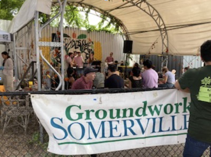 格朗德沃克·萨默维尔通过八月收获节促进社区发展