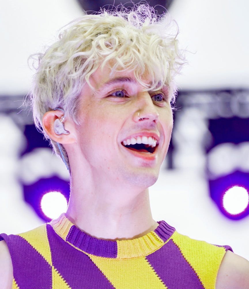 2018.06.10_Troye_Sivan_at_Capital_Pride_w_Sony_A7III_Washington_DC_USA_03462_42690655572_cropped-min