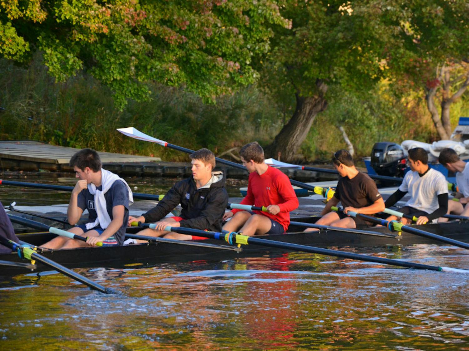 2014-10-09-Tufts_Mens_Varsity_Crew_Practice-17
