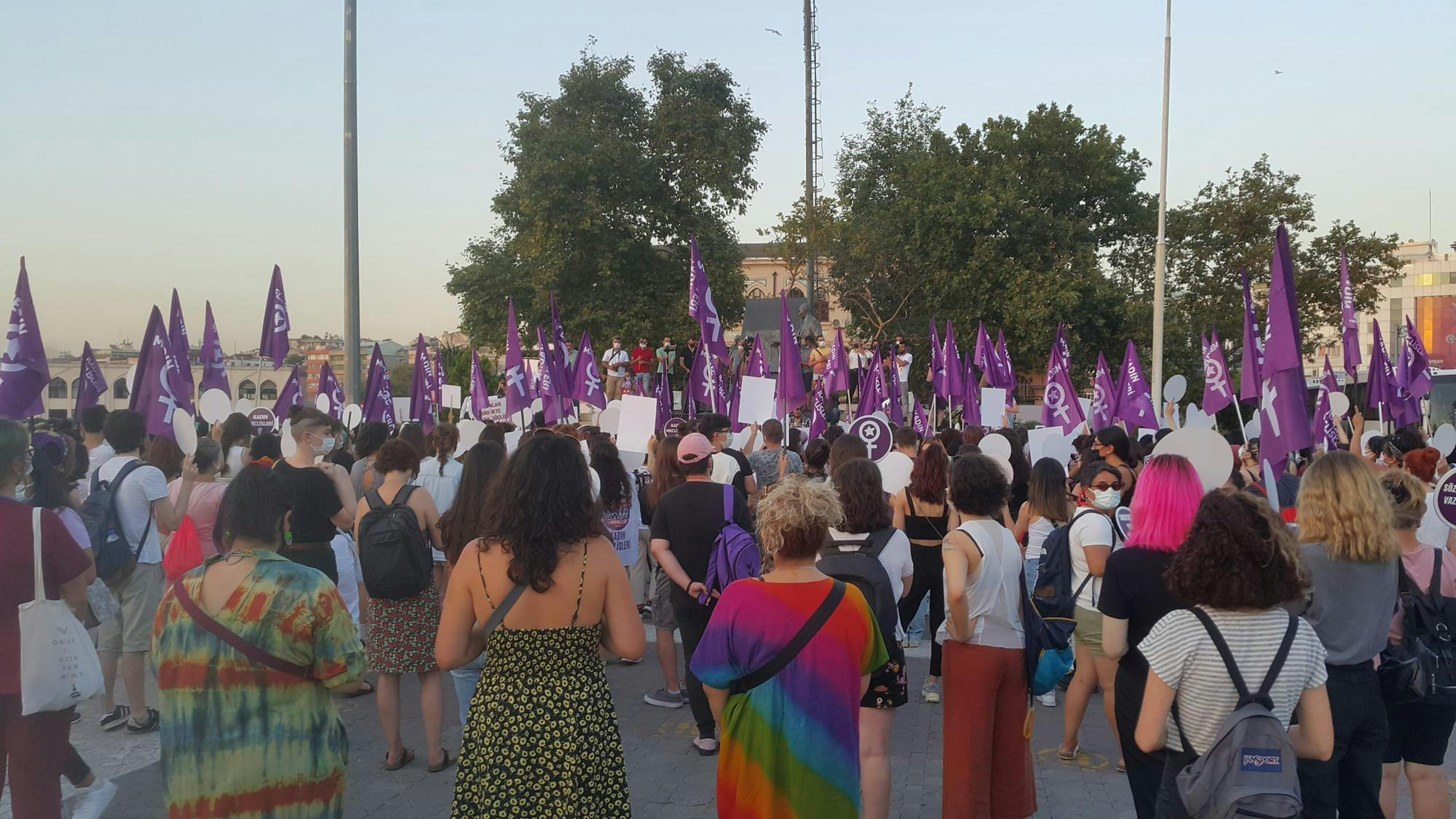 Azra_gülendam_haytaoğlu_cinayeti_protestosu.jpg