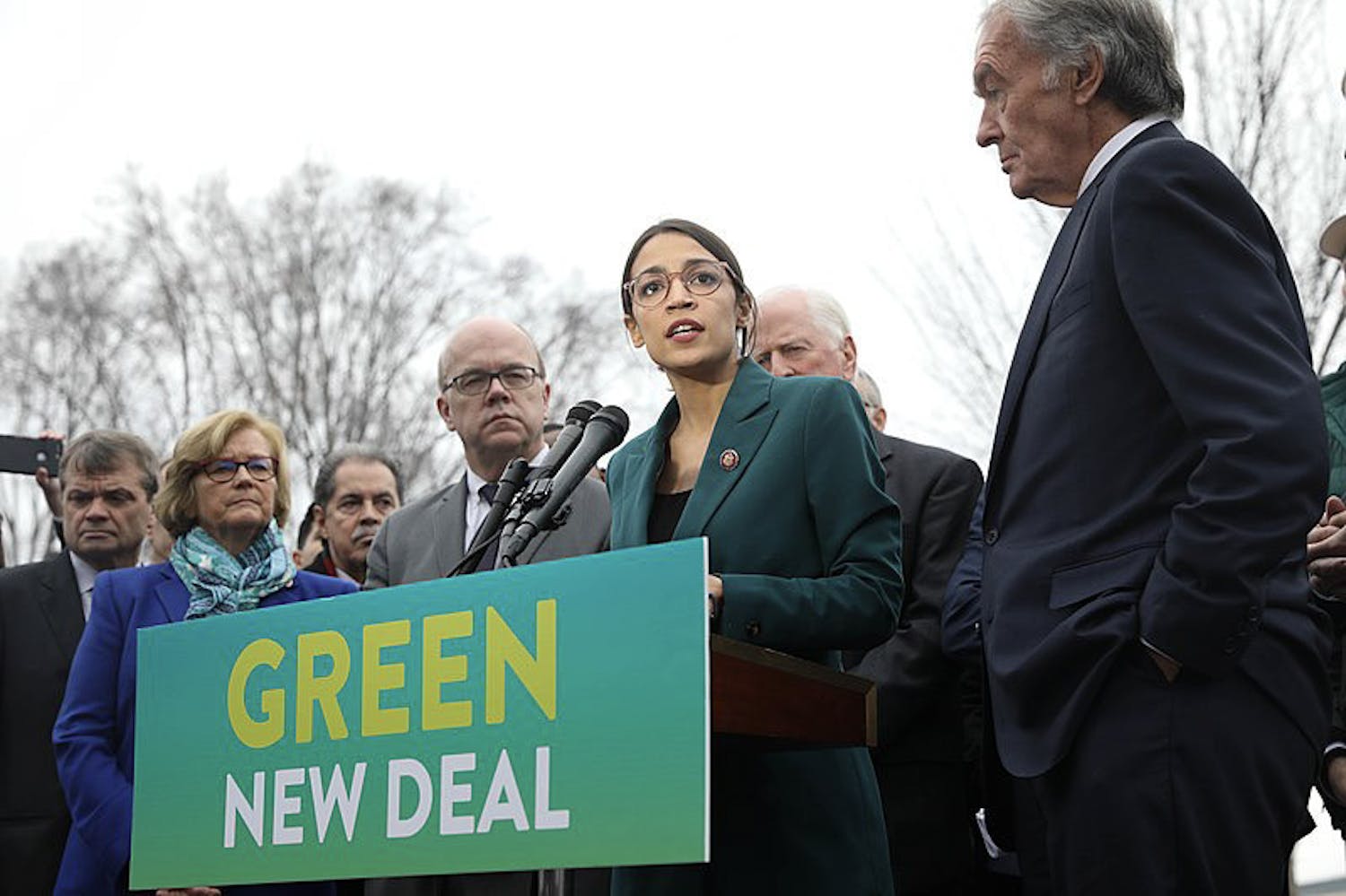 800px-GreenNewDeal_Presser_020719_26_of_85_46105848855