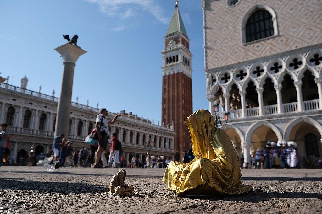 La-biennale-di-venezia-art-biennale-aktionsraum-linkz-european-cultural-centre-guardians-of-time-manfred-kielnhofer-art-event-gallery-museum-8922.jpg