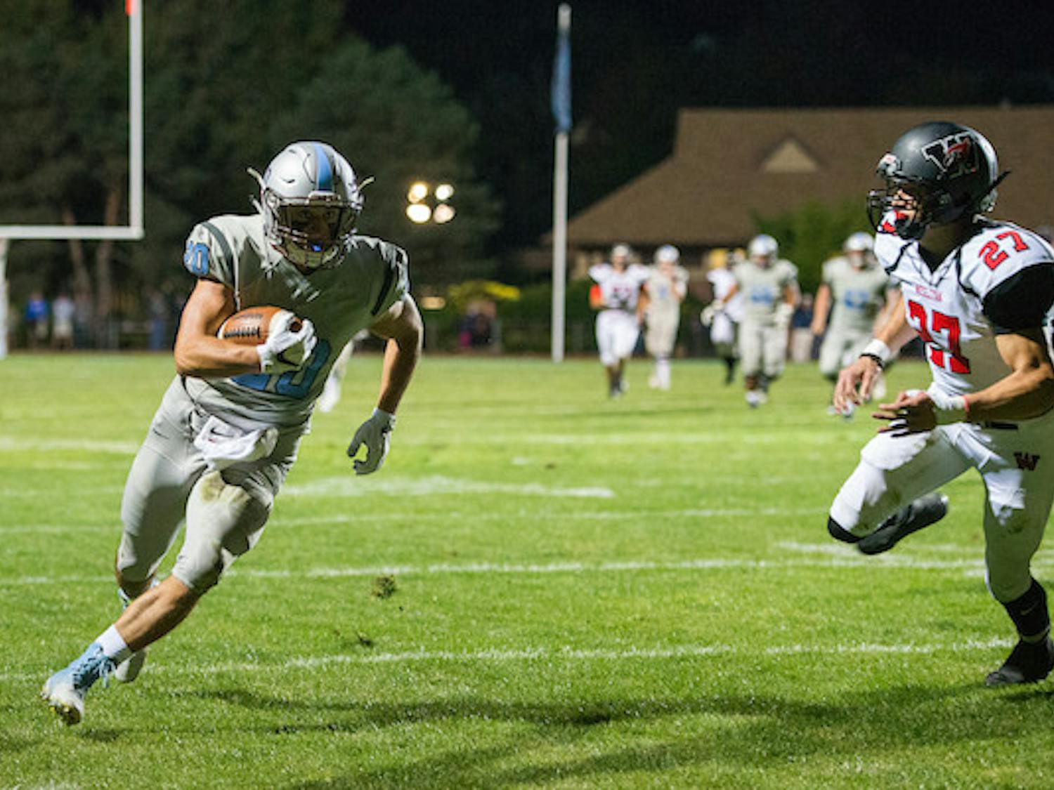 2016-09-24-Football-vs-Wesleyan-0500