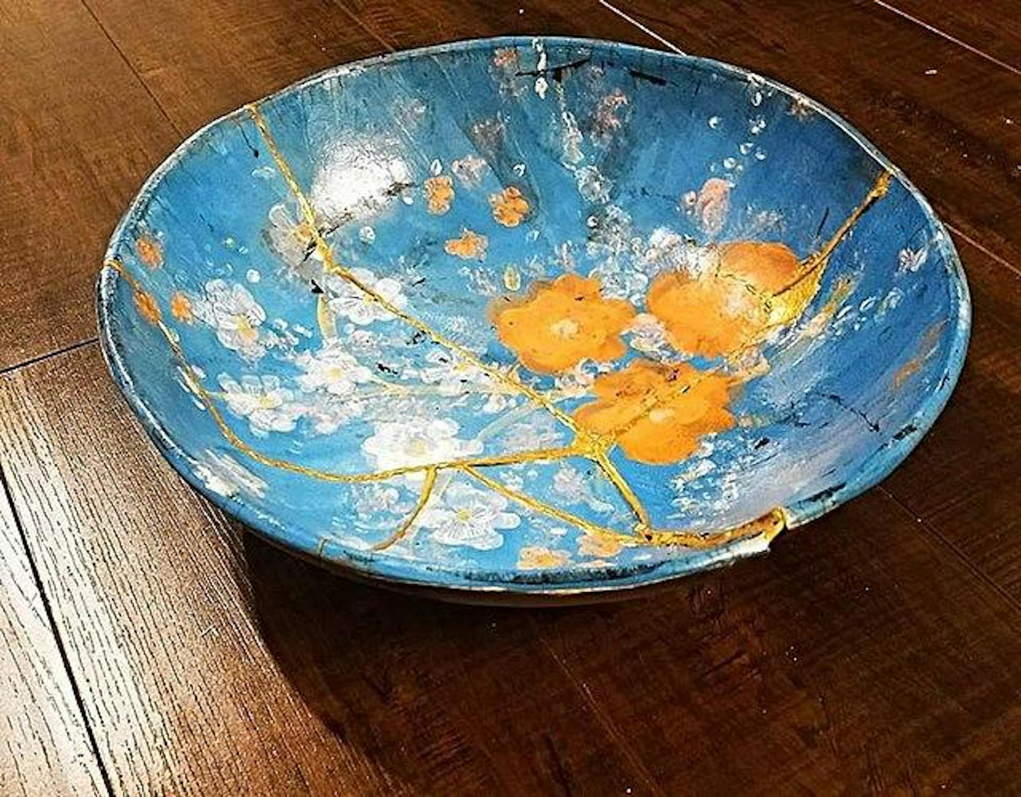 Hand_Pinted_Kintsugi_Pottery_Bowl.jpg