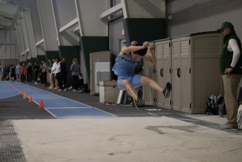 Men’s track and field continues success heading into end of indoor