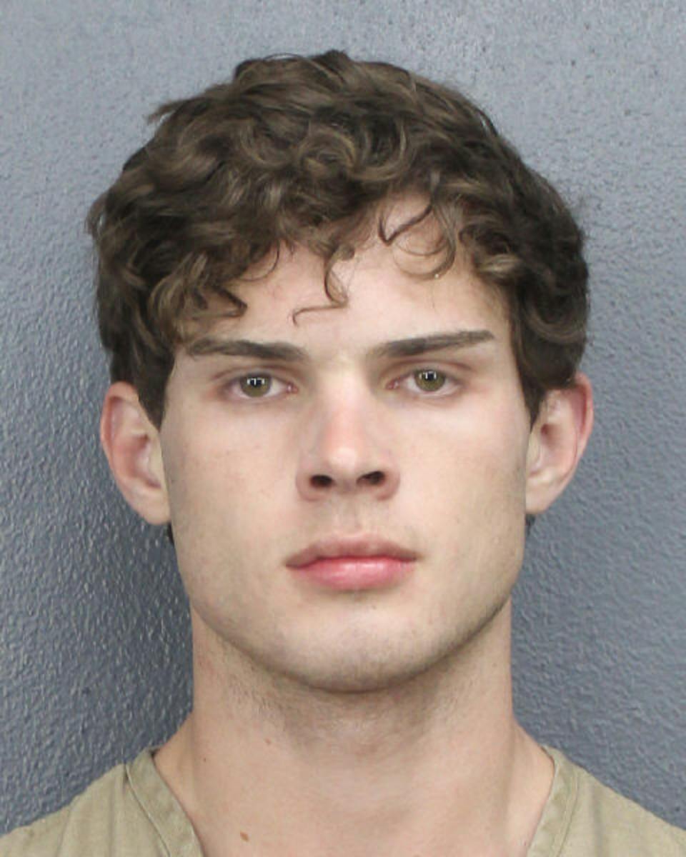 Mugshot_of_Braden__Clavicular__Peters.png