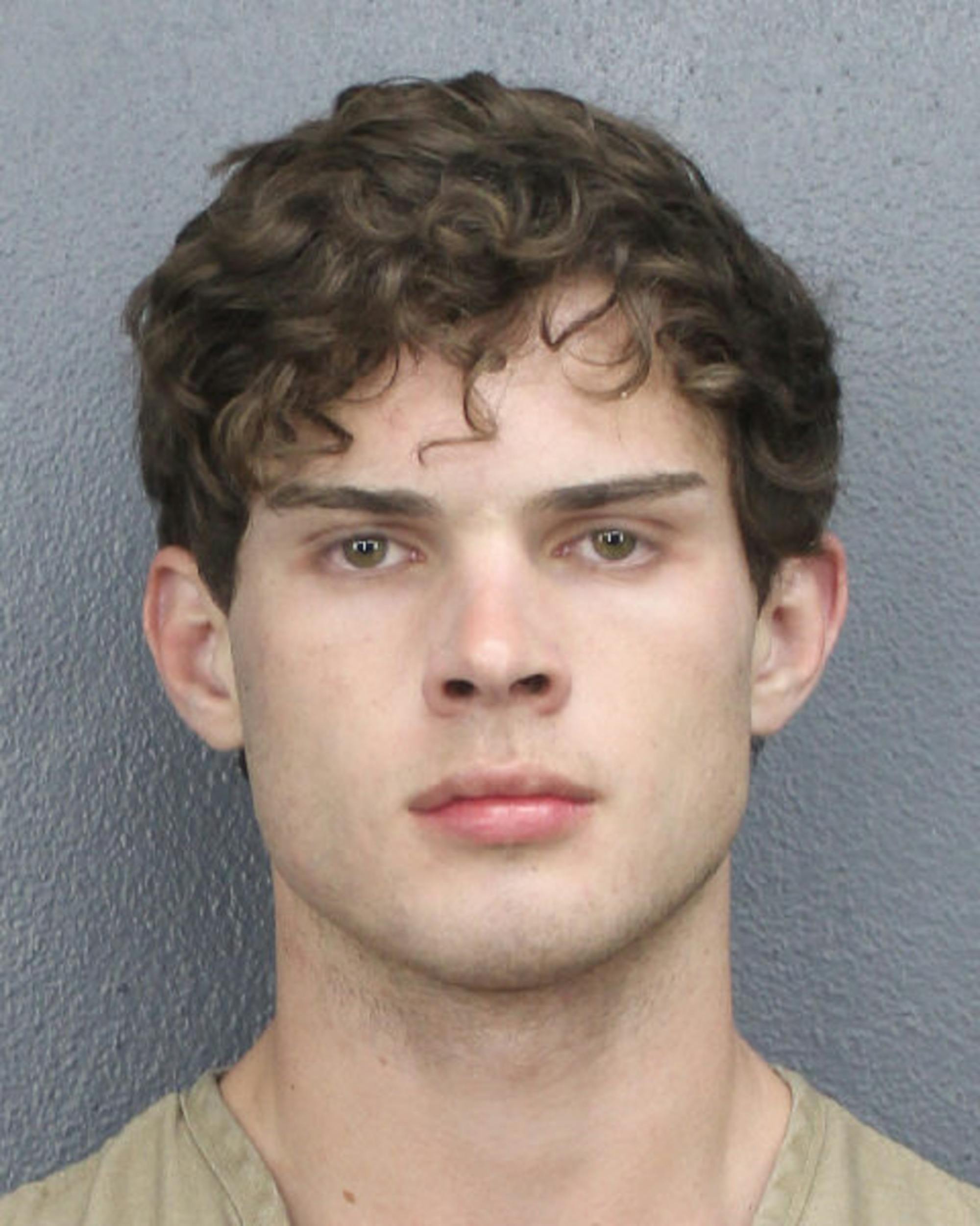 Mugshot_of_Braden__Clavicular__Peters.png