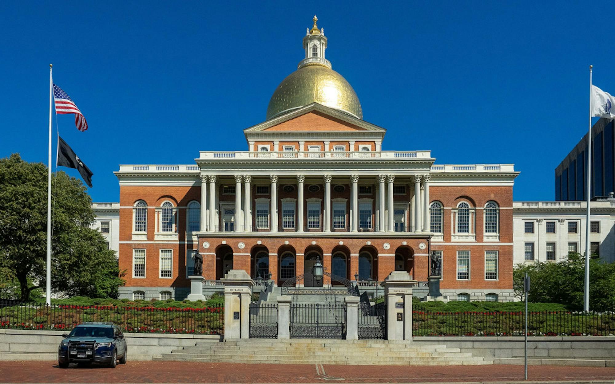 Boston_-Massachusetts_State_House_48718911666