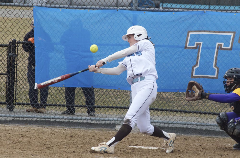 2014-04-05-Softballv.WilliamsDSC_5514