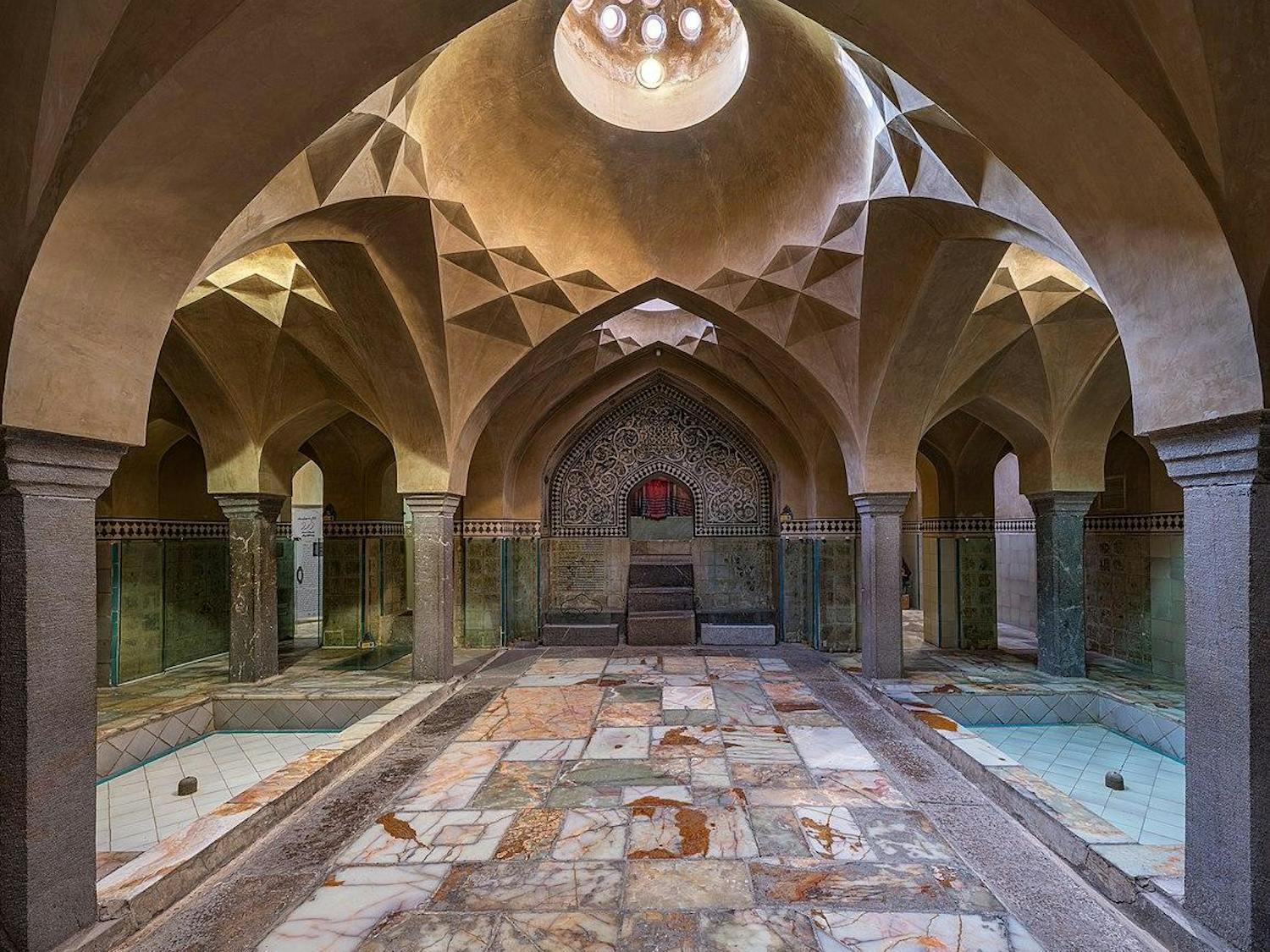Ali_Gholi_Agha_hammam,_Isfahan,_Iran.jpg