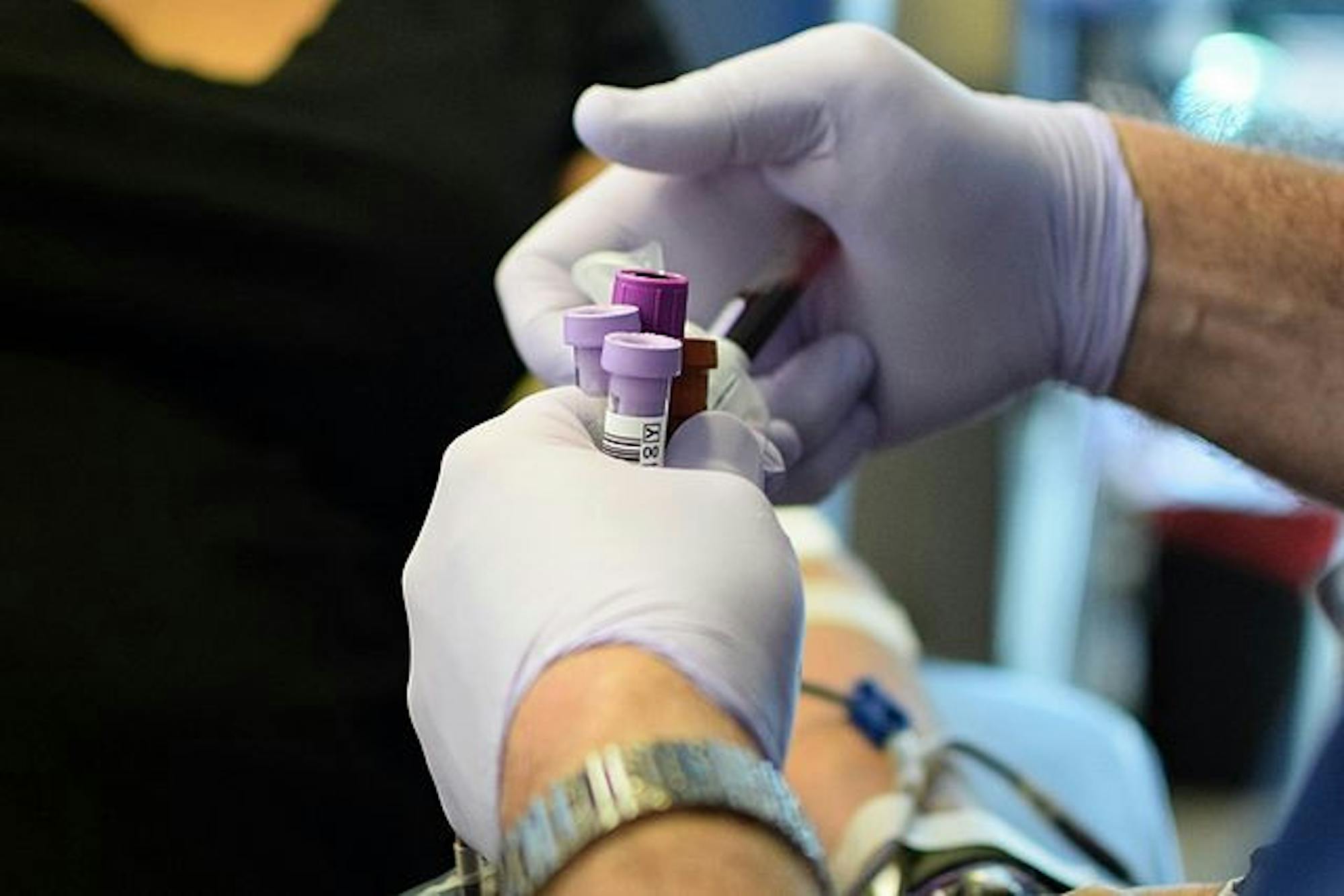 Blood_donation_test_tubes