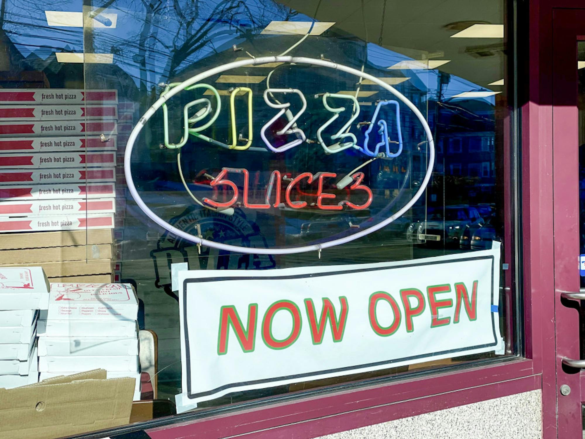 Pinis-Pizza-Outside-Sign