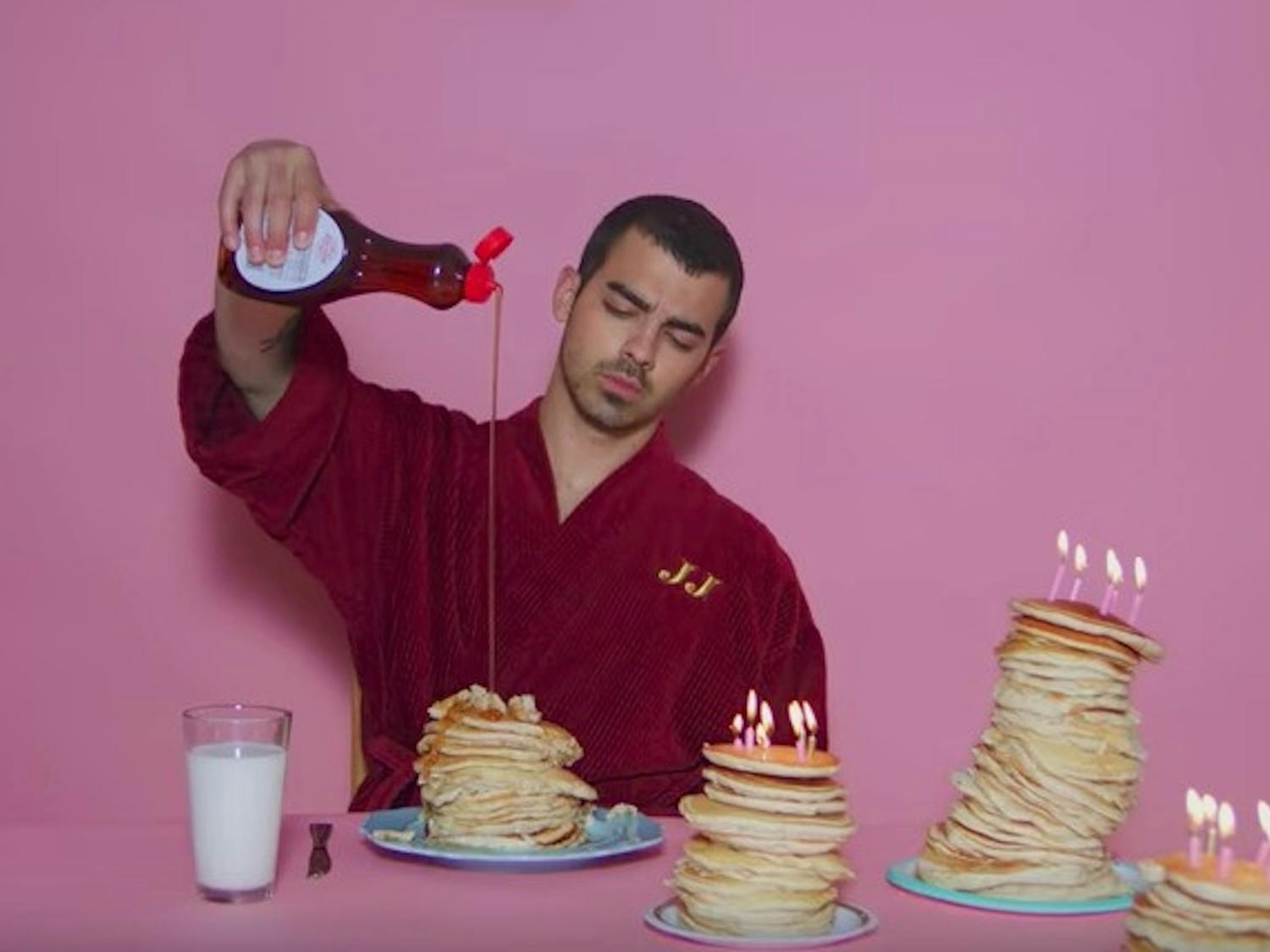 700_charlixcxboys_joejonas