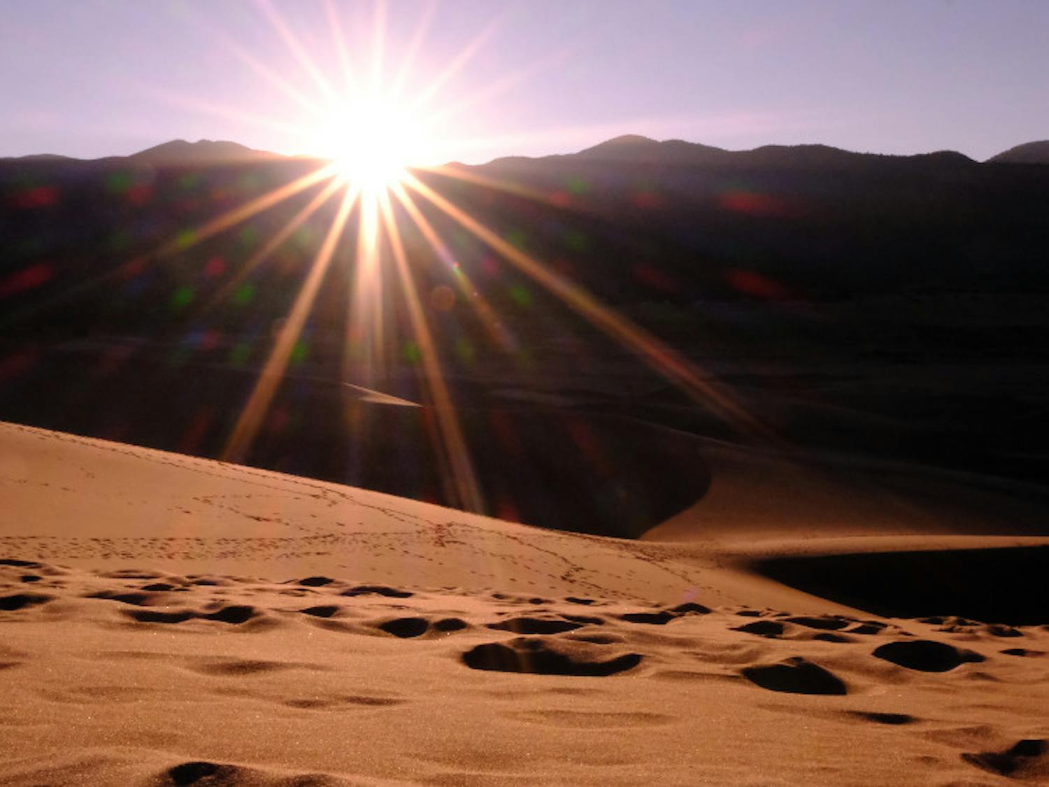11_9_2_sunset-at-the-sand-dunes-in-Alamosa-COMengqi-Irina-Wang