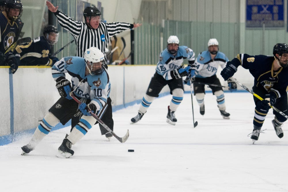 2016-11-18-Ice-Hockey-vs-Trinity-174764