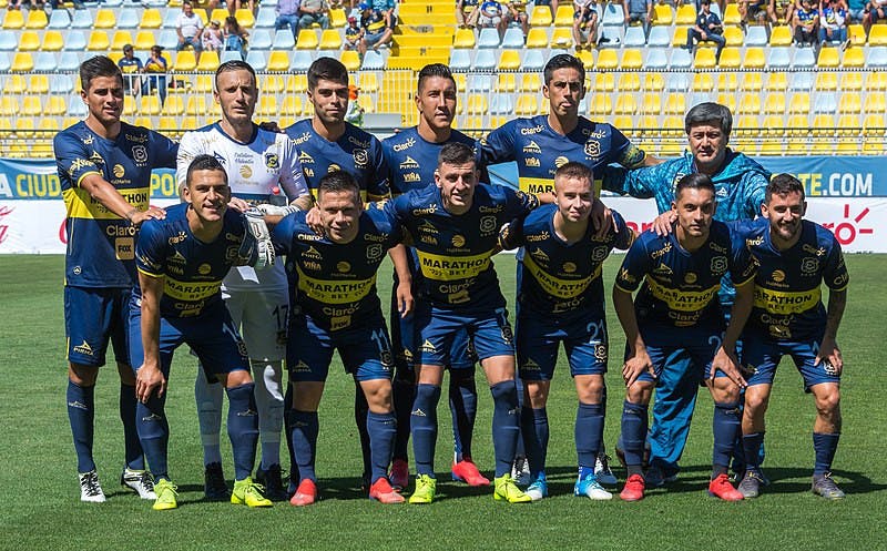 800px-Everton_-_Unión_La_Calera_20190223_-_05