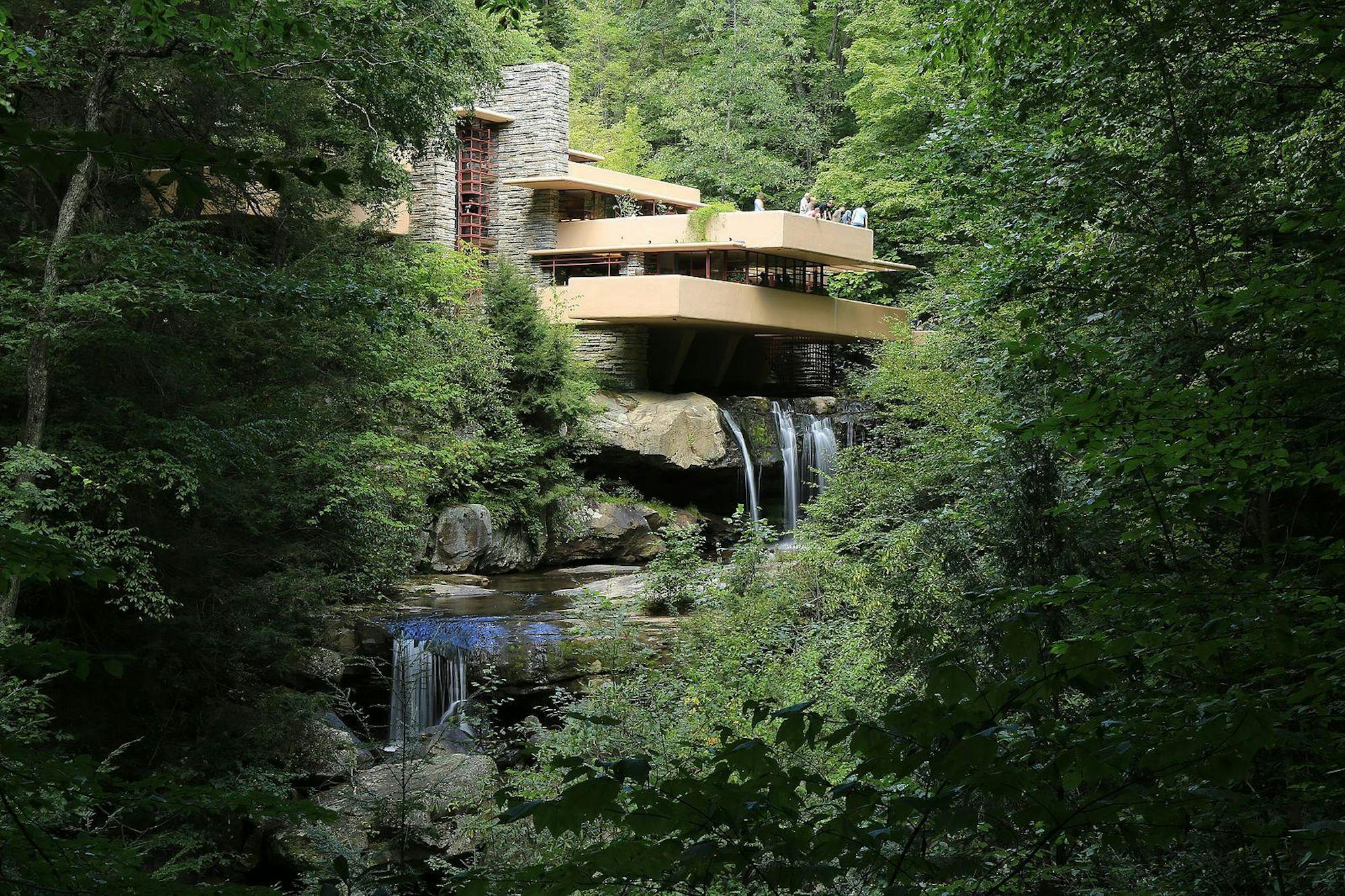 Fallingwater,_Pennsylvania.jpg