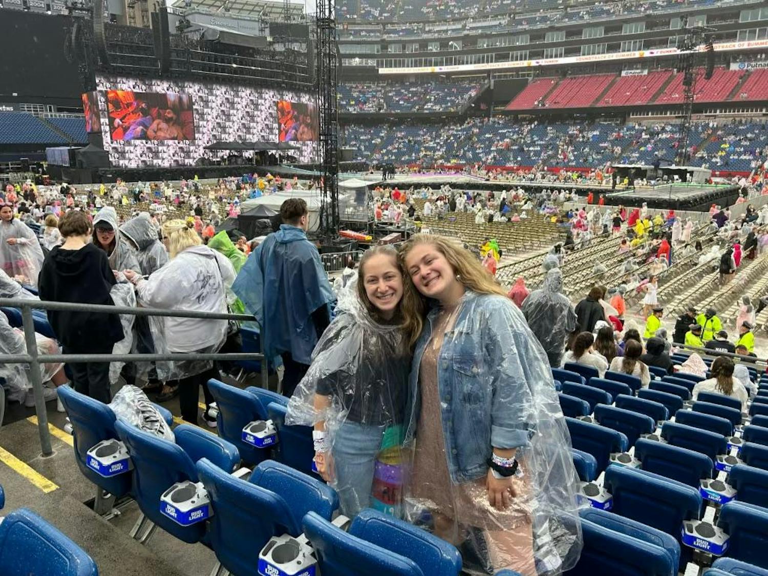 Hannah Friedman and her sister pictured at "The Eras Tour"