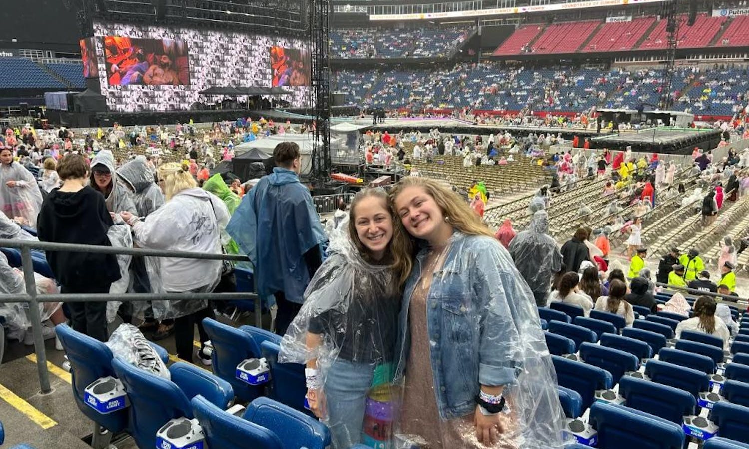 Hannah Friedman and her sister pictured at "The Eras Tour"