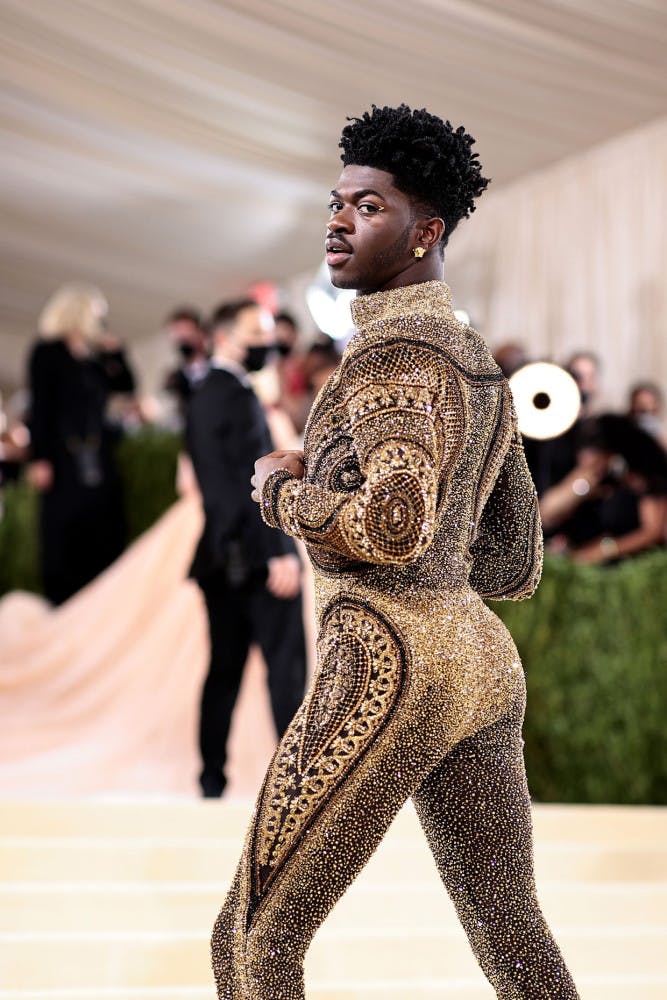red carpet theme outfit