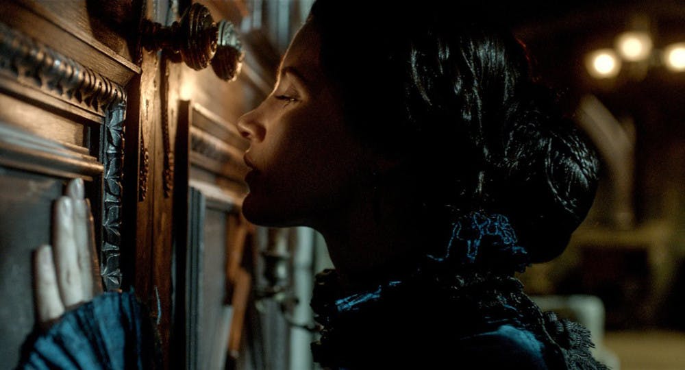 ENTER_CRIMSONPEAK-MOVIE-REVIEW-ADV16_4_TB