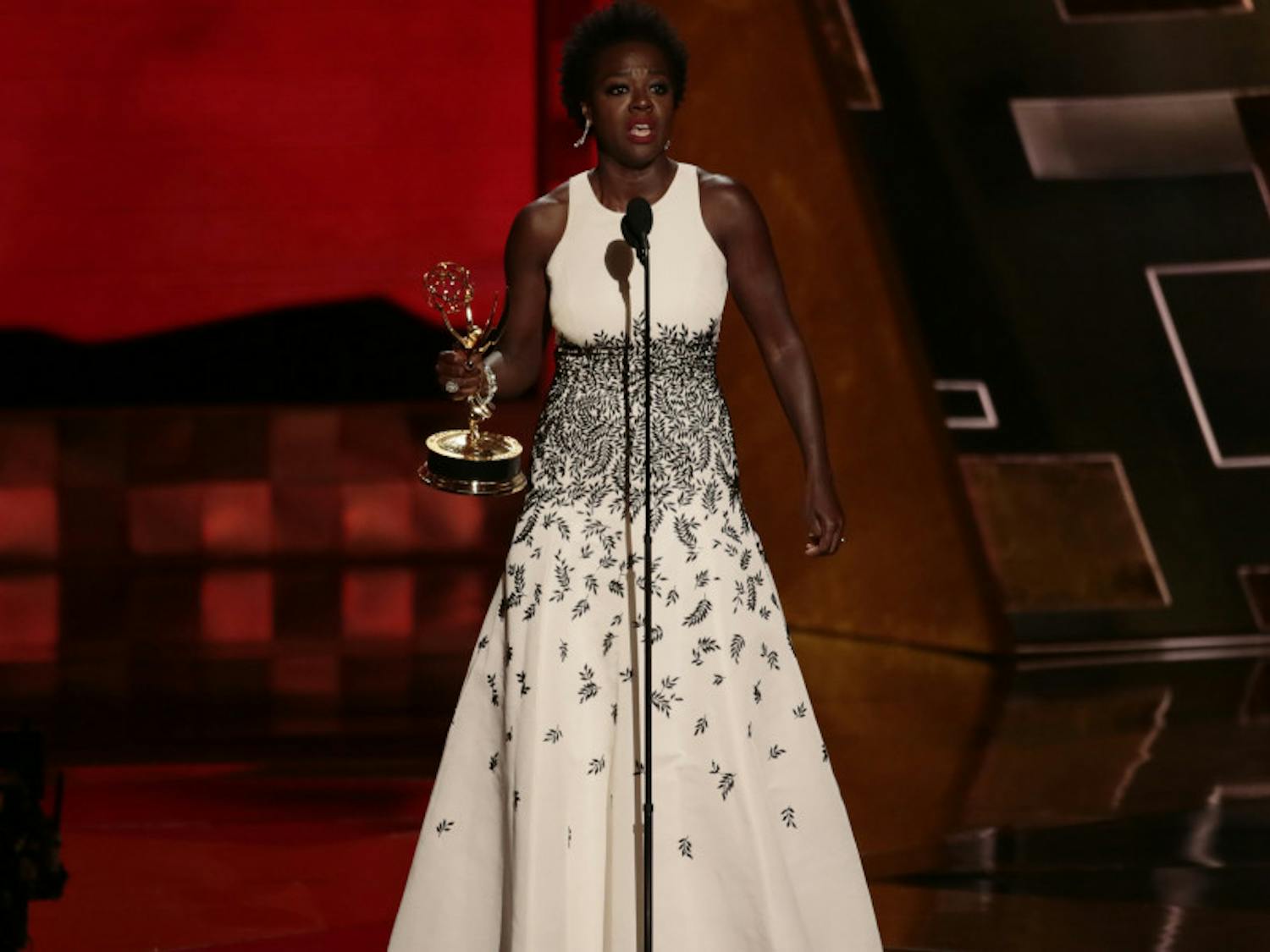 ENTER_TV-EMMY_210_LA-e1443559504974