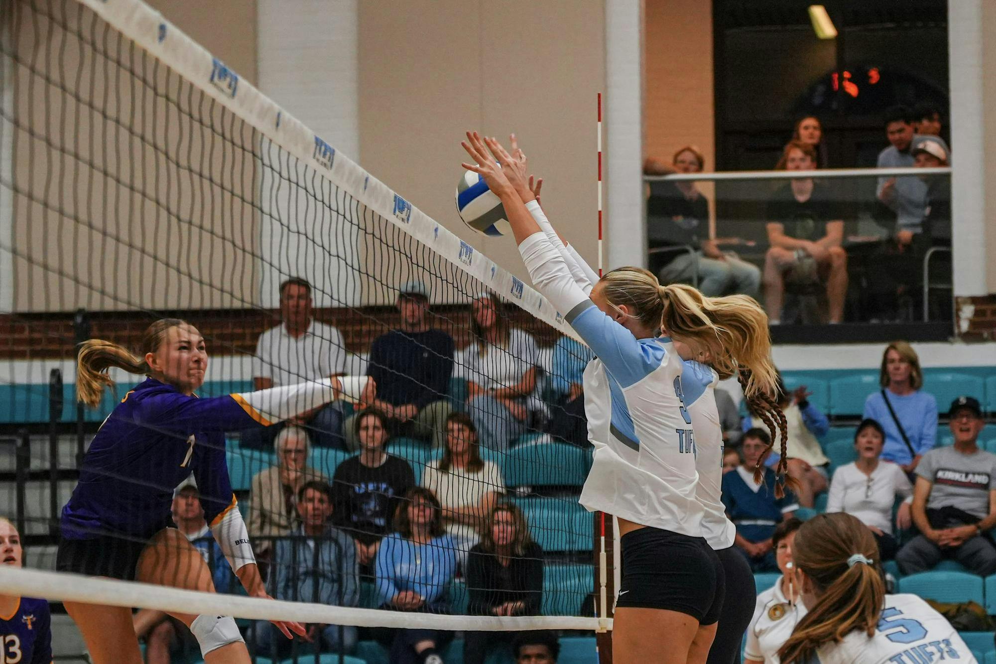 Women's volleyball v Williams 5.jpg