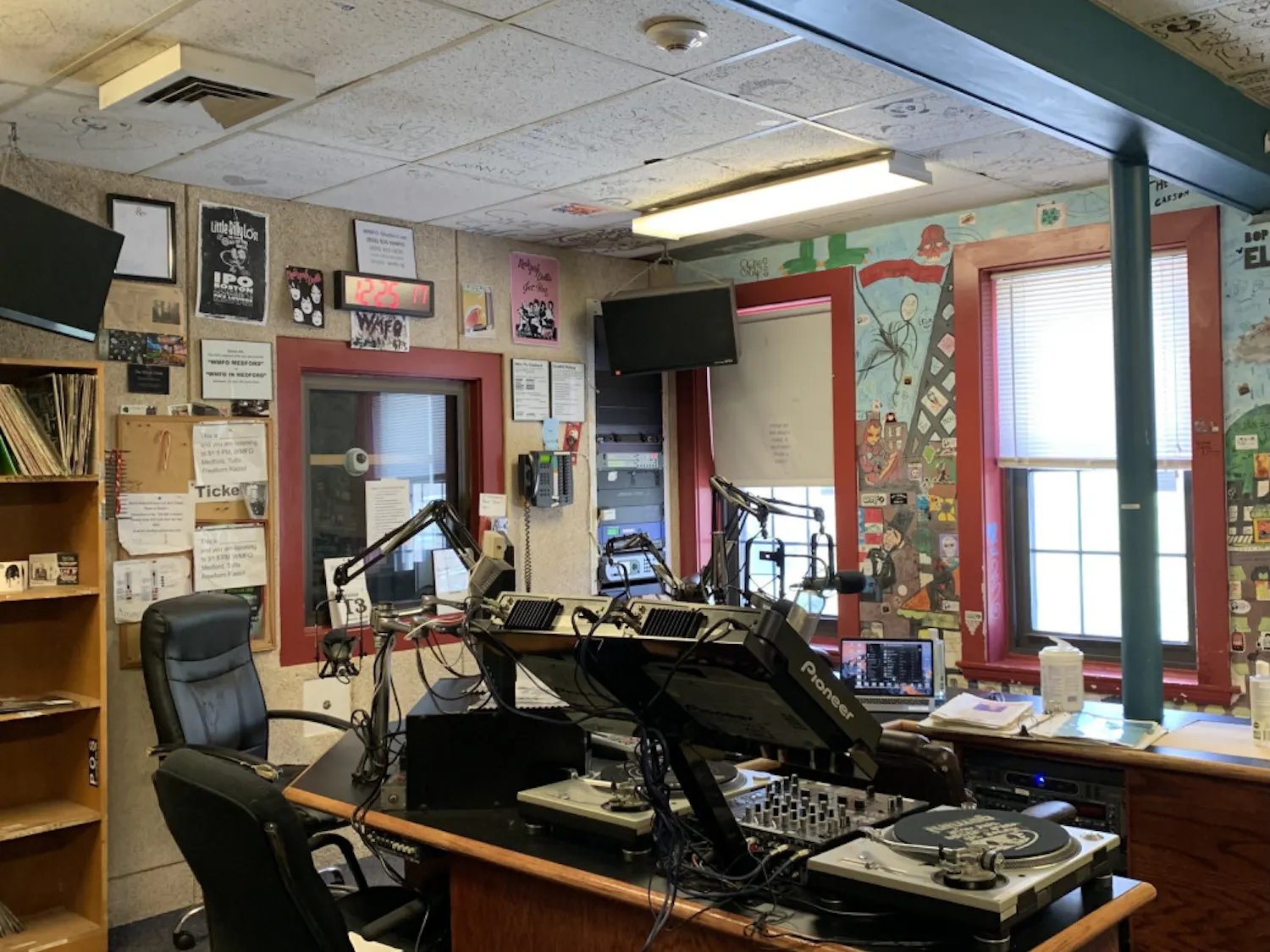WMFO-studio-scaled
