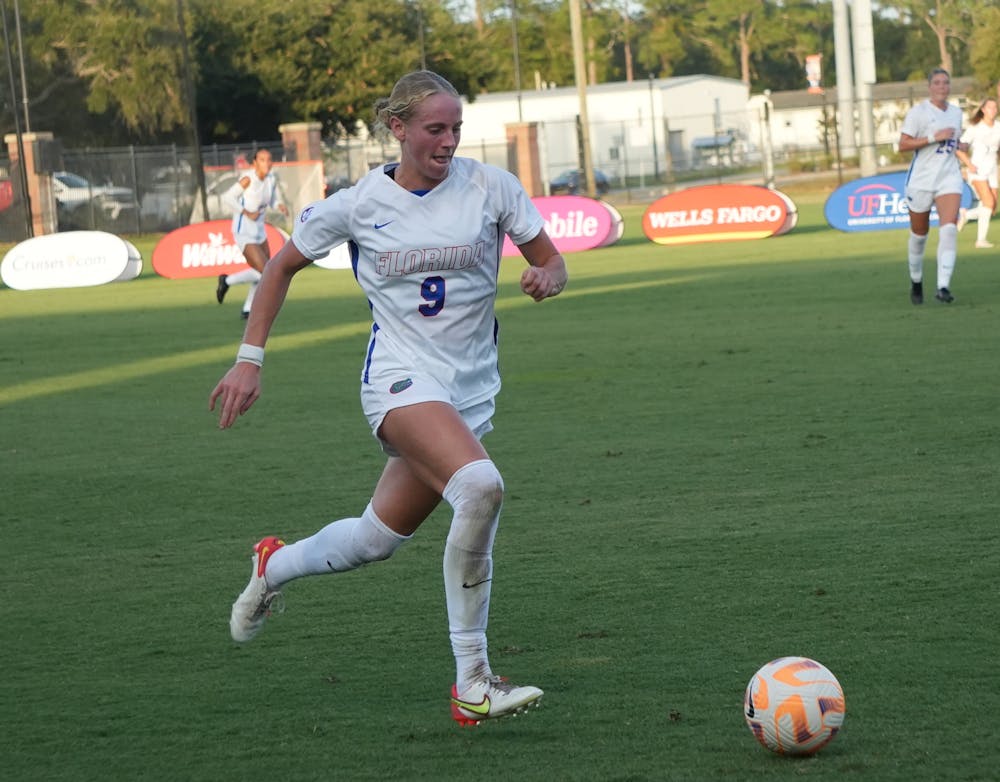 Senior defender Josie Curtis dribbles the ball up the field in the Gators' 1-0 loss to the Mississippi State Bulldogs on Thursday, Oct. 5, 2023.