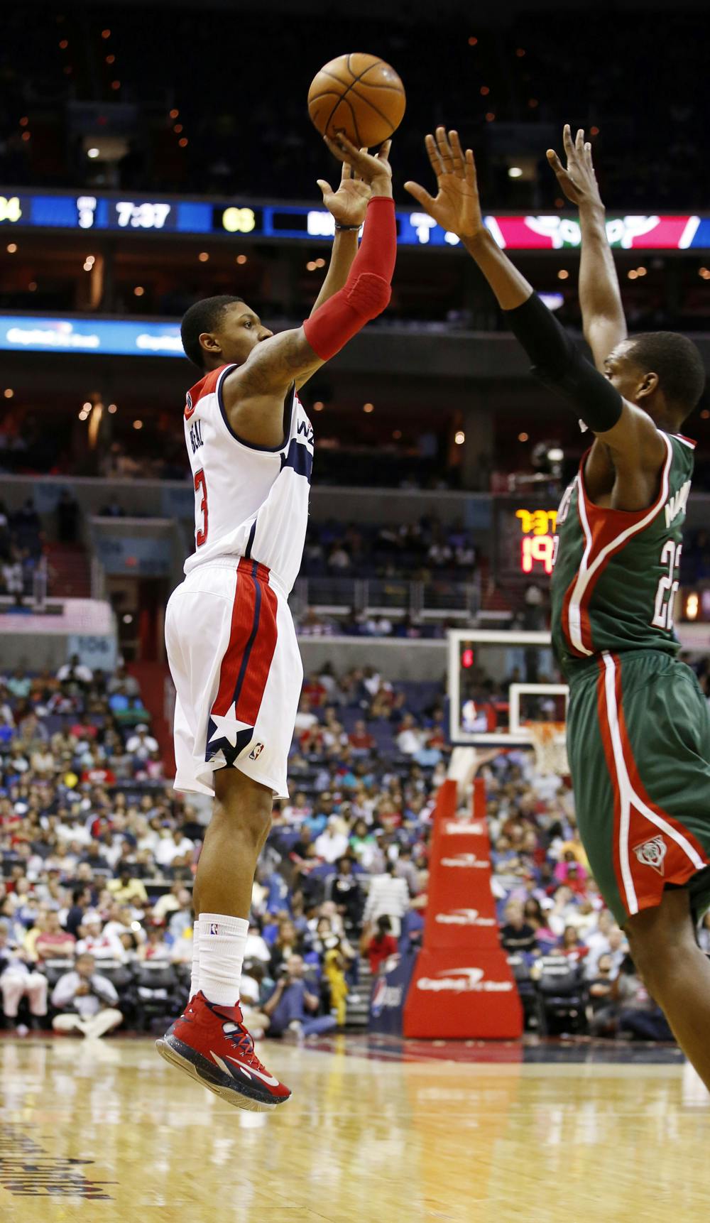 Wizards guard Bradley Beal (3) shoots during Washington’s 104-91 win against the Milwaukee Bucks on Saturday.